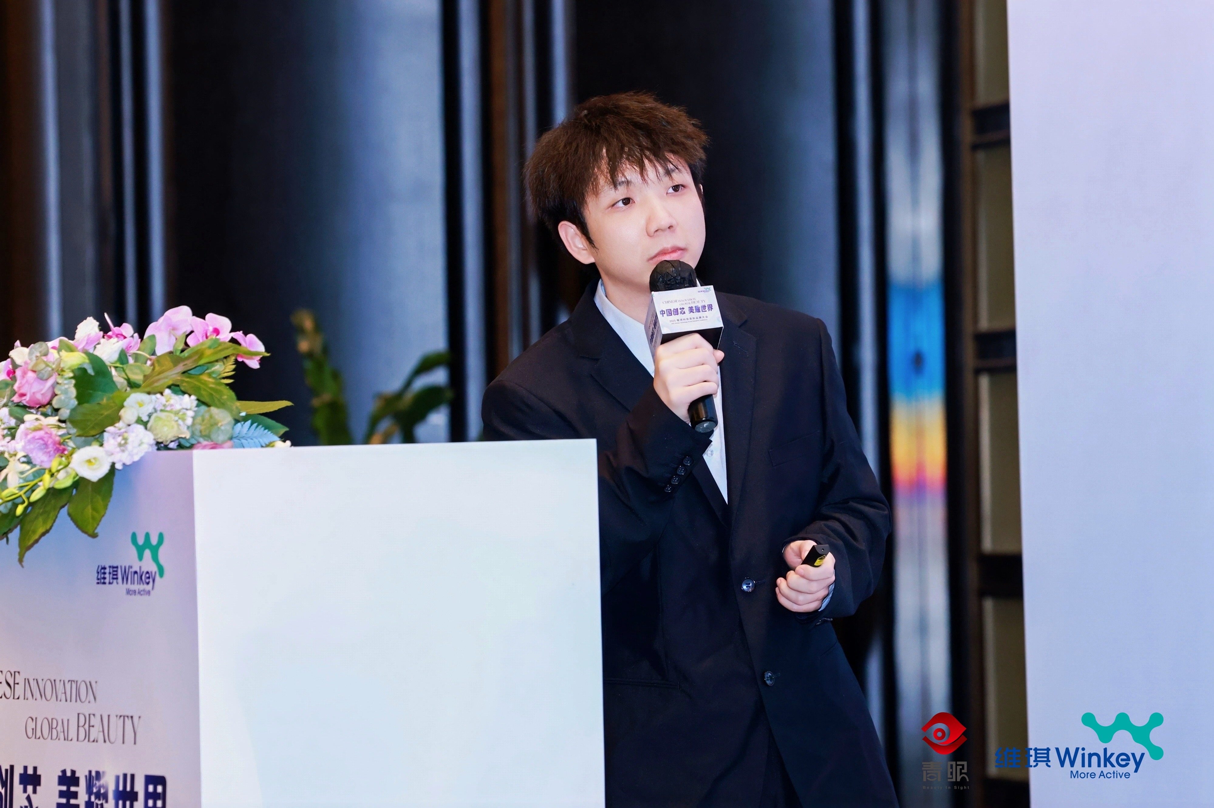 何.jpg